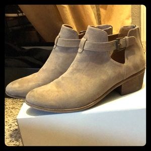 Suede short boots 🍂🍁🍂